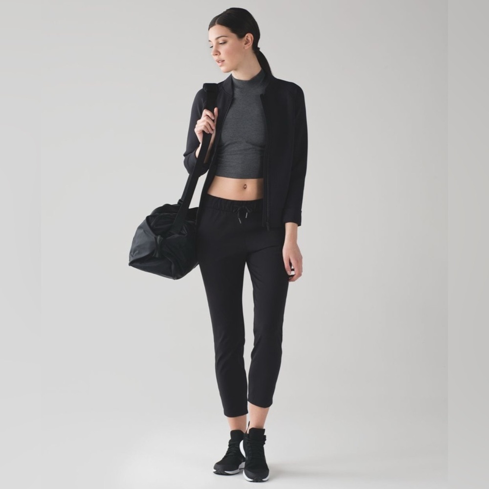 Lululemon On The Fly Pant *28” in Black